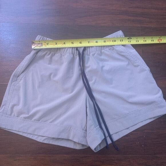 Athleta light gray striped shorts size XXS - Picture 9 of 9